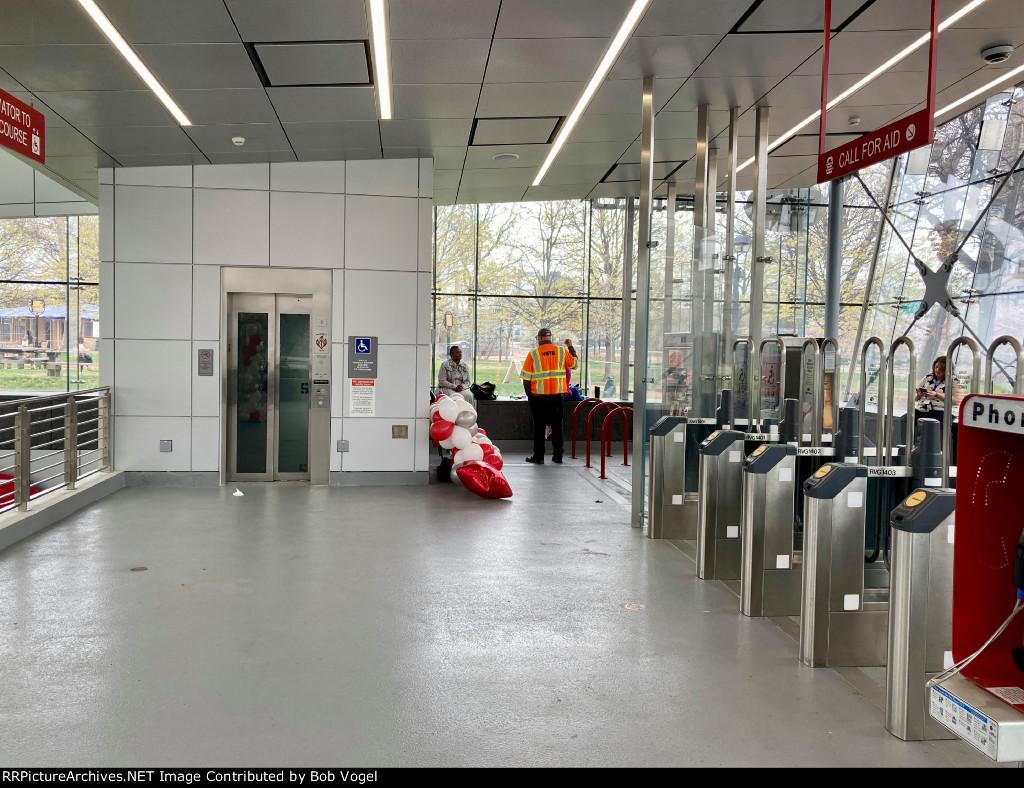 Franklin Square station